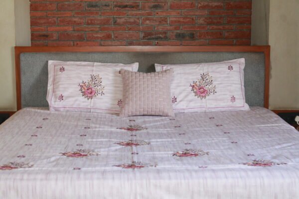 Bloom & Lattice Stitch Bedsheet Set - Image 2