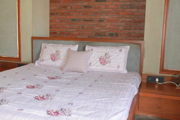 Bloom & Lattice Stitch Bedsheet Set - Image 5