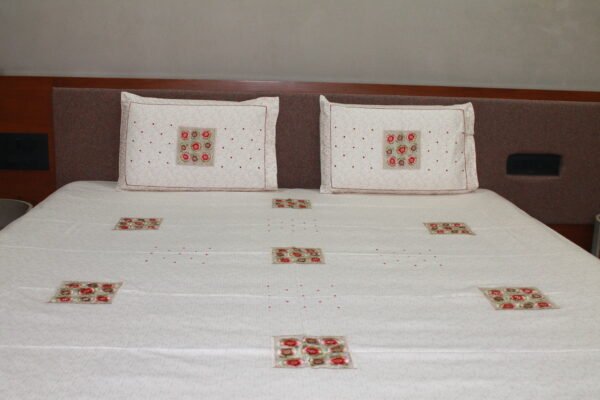 Grid Bloom Stitch Bedsheet Set