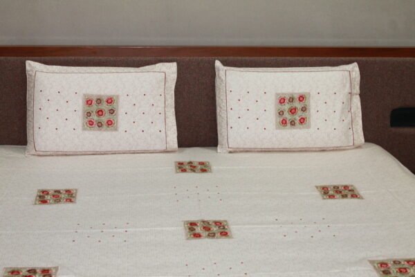 Grid Bloom Stitch Bedsheet Set - Image 5