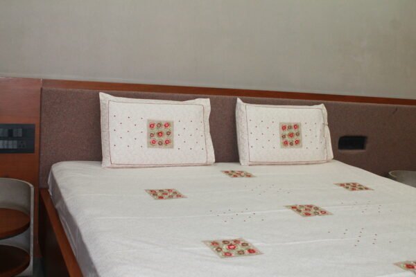Grid Bloom Stitch Bedsheet Set - Image 3