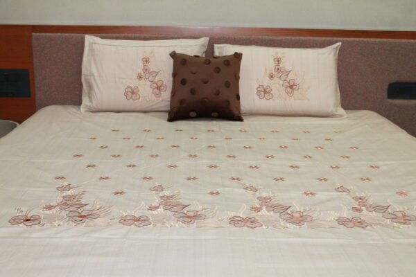 Cross Bloom Stitch Bedsheet Set