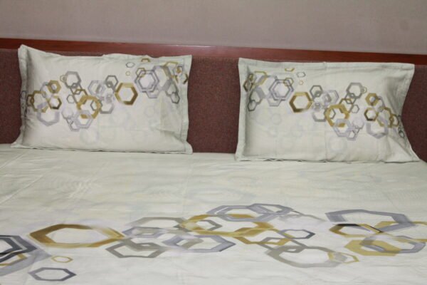 Hexagon Harmony Bedsheet Set - Image 3