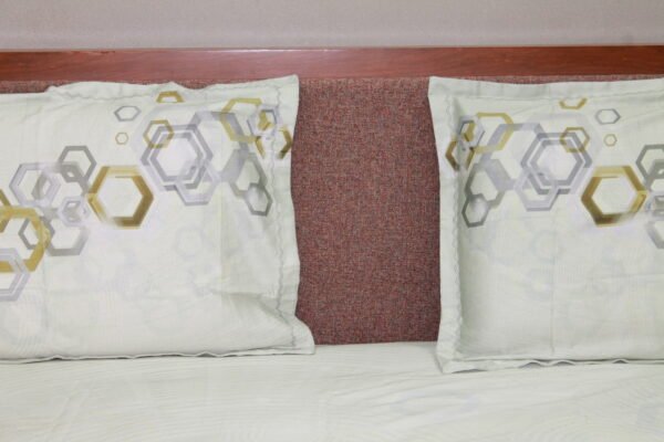 Hexagon Harmony Bedsheet Set - Image 6
