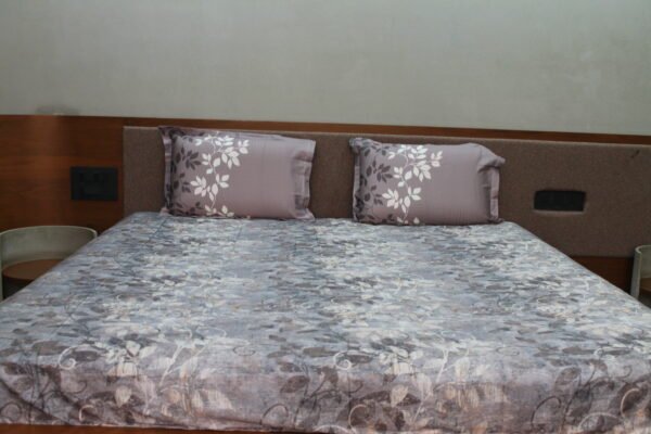 Whispering Leaves Bedsheet Set - Image 2