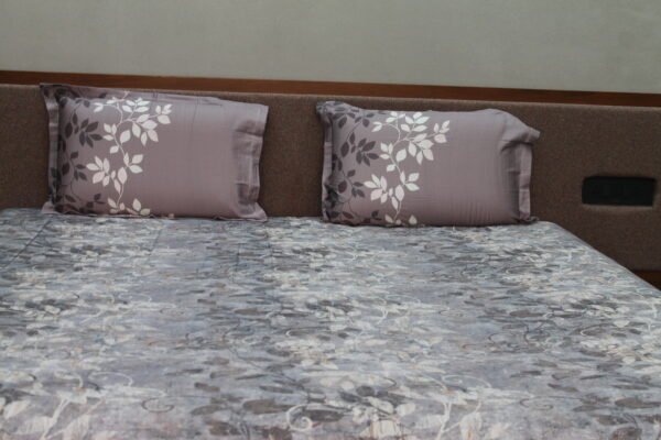 Whispering Leaves Bedsheet Set - Image 3