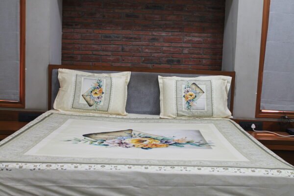 Vintage Bloom Canvas Bedsheet Set - Image 3