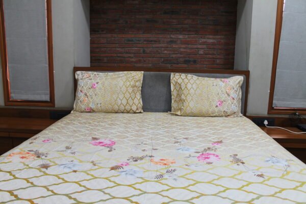 Floral Lattice Gold Bedsheet Set - Image 5