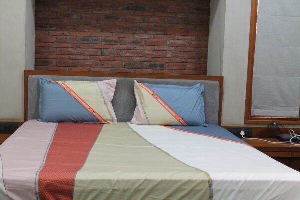 Color Block Weave Bedsheet Set - Image 2