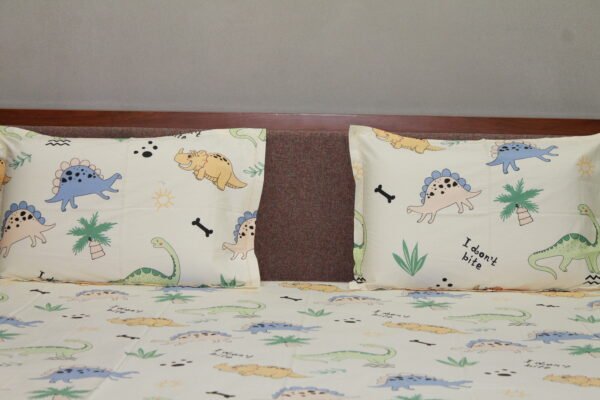 Gentle Giants Bedsheet Set - Image 9