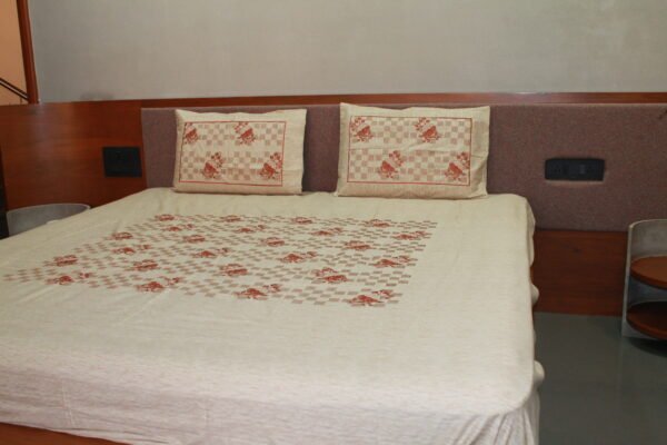 Checkerboard Bloom Double Bedsheet Set - Image 14