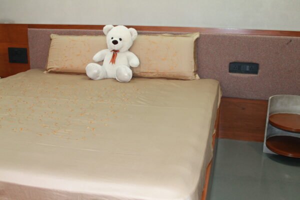 Cozy Elegance Double Bedsheet Set - Image 13