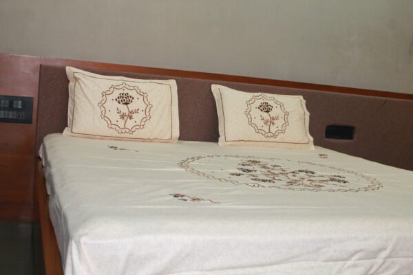 Ornate Bloom Double Bedsheet Set - Image 7