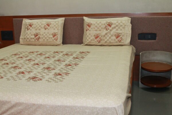 Floral Lattice Double Bedsheet Set - Image 8