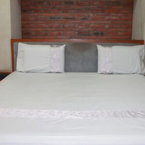 Silver Leaf Border Double Bedsheet Set