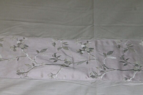 Silver Leaf Border Double Bedsheet Set - Image 6