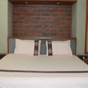 Regal Crest Border Double Bedsheet Set