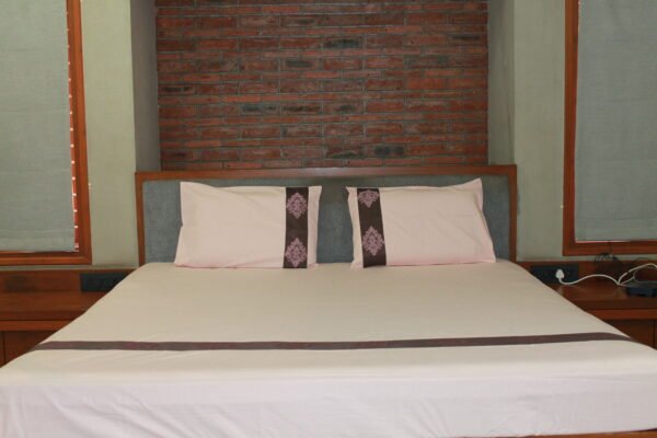 Regal Crest Border Double Bedsheet Set - Image 5