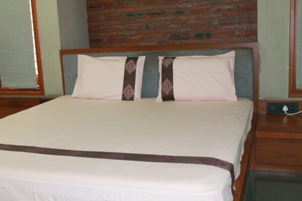 Regal Crest Border Double Bedsheet Set - Image 12