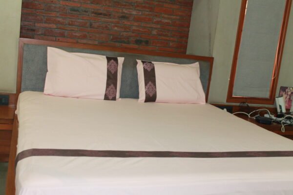 Regal Crest Border Double Bedsheet Set - Image 13