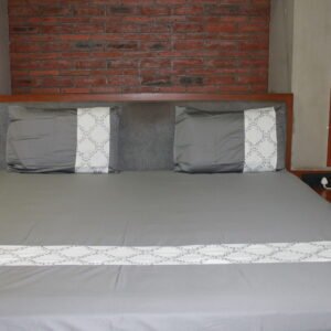 Diamond Trellis Border Double Bedsheet Set