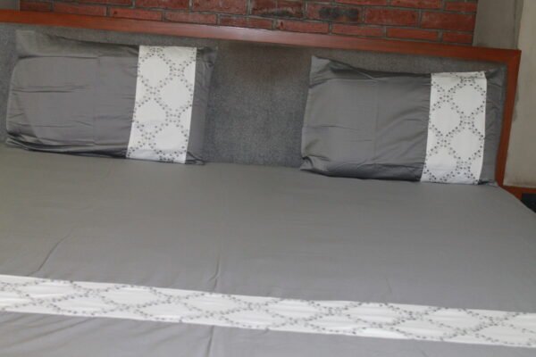 Diamond Trellis Border Double Bedsheet Set - Image 7
