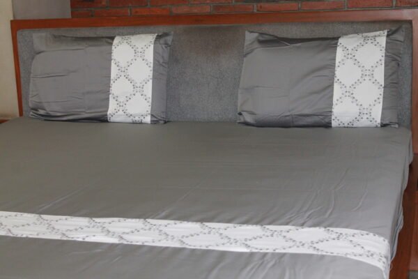 Diamond Trellis Border Double Bedsheet Set - Image 12
