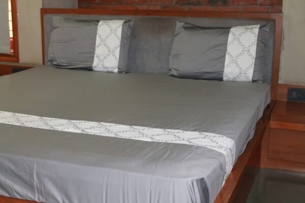 Diamond Trellis Border Double Bedsheet Set - Image 13