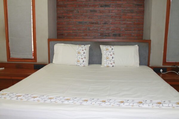Ivory Blossom Bedsheet Set - Image 2