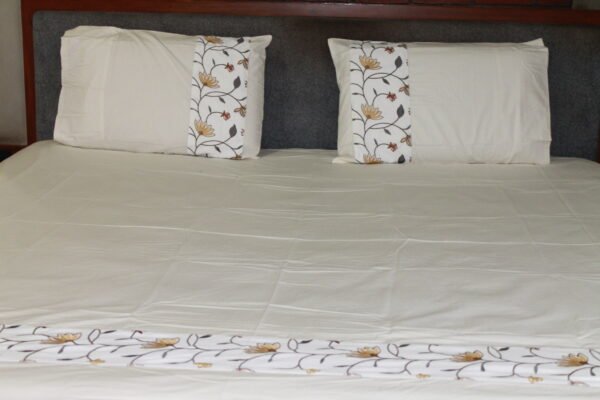 Ivory Blossom Bedsheet Set - Image 4