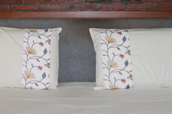 Ivory Blossom Bedsheet Set - Image 5