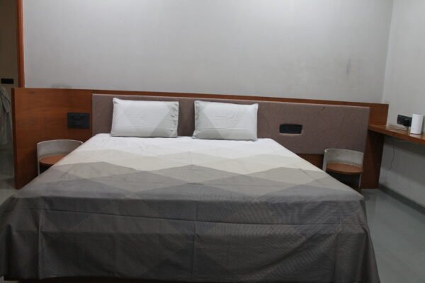 Gradient Gray LuxCotton Bedsheet Set - Image 2