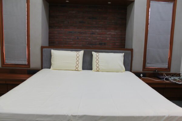 Vanilla Cream LuxCotton Bedsheet Set - Image 4