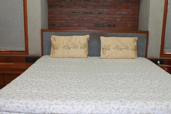 Floral Elegance Cotton Bedsheet Set - Image 3