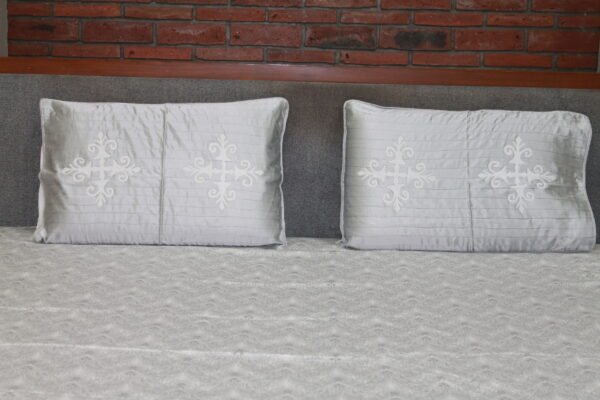 Serene Ivory Cotton Bedsheet Set - Image 4
