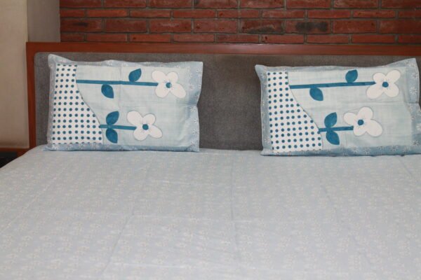 Blue Daisy Cotton Bedsheet Set - Image 3