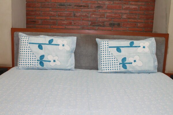 Blue Daisy Cotton Bedsheet Set - Image 5